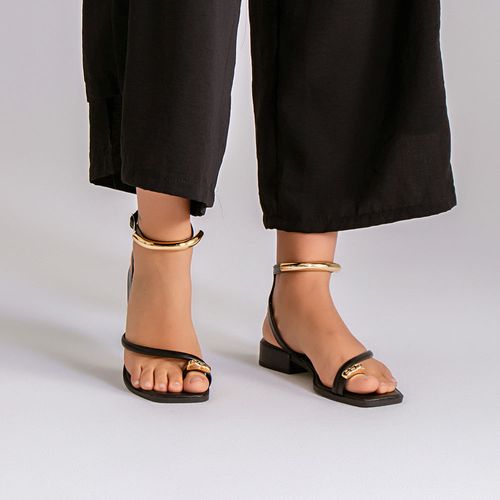 Sandália Salto Bloco Baixo Ring Toe Peça Metalizada Formato Orgânico Feminino Milano Preto 14372